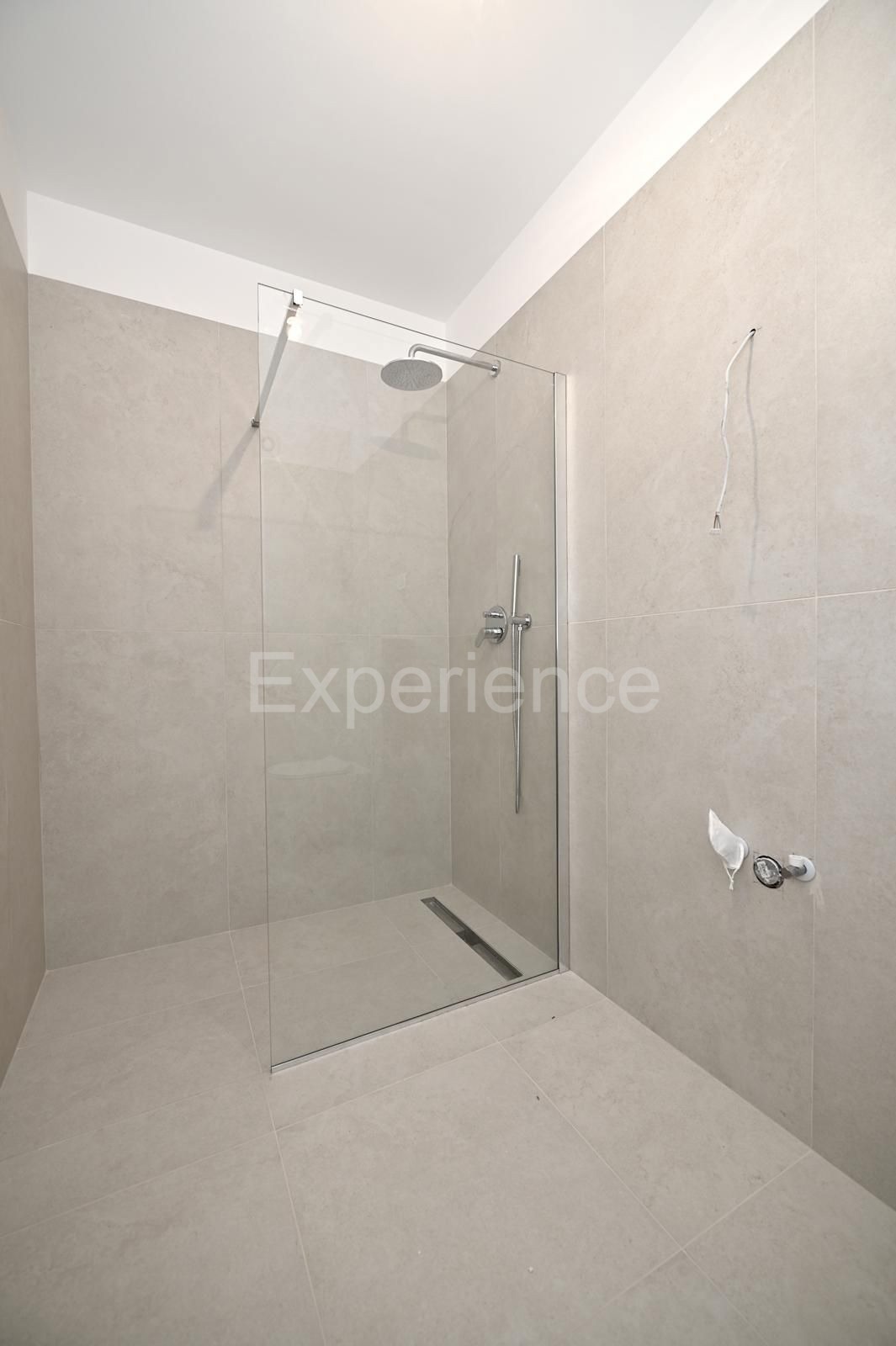 Vabriga - appartamento in un nuovo edificio con TERRAZZA SUL TETTO, 3. piano, ASCENSORE