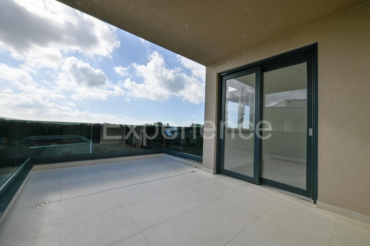 Vabriga - appartamento in un nuovo edificio con TERRAZZA SUL TETTO, 3. piano, ASCENSORE