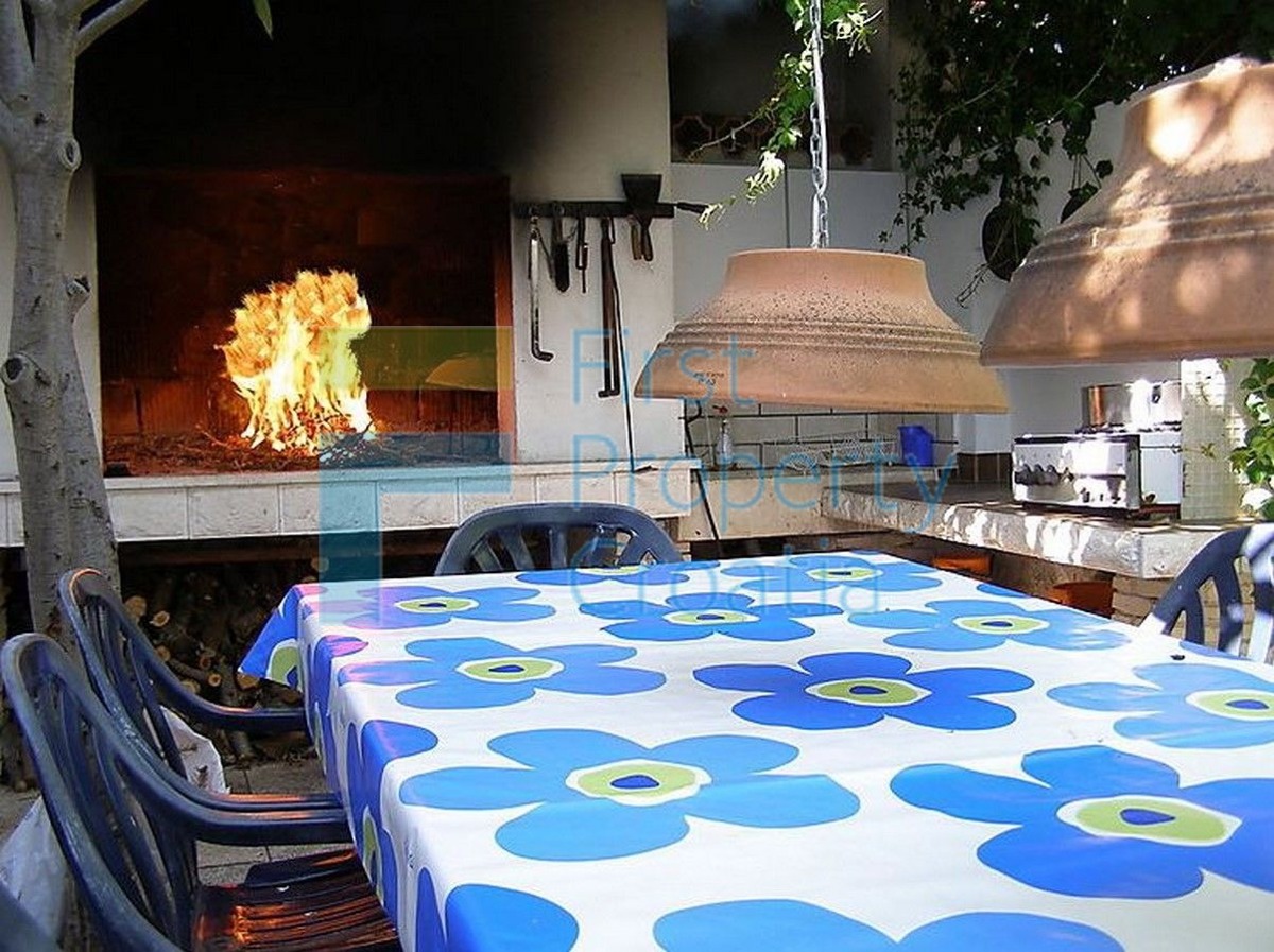 TG1009 - Villa-appartamento situata sopra il mare, Čiovo, in vendita