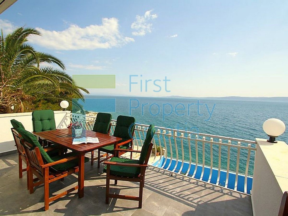 TG1009 - Villa-appartamento situata sopra il mare, Čiovo, in vendita