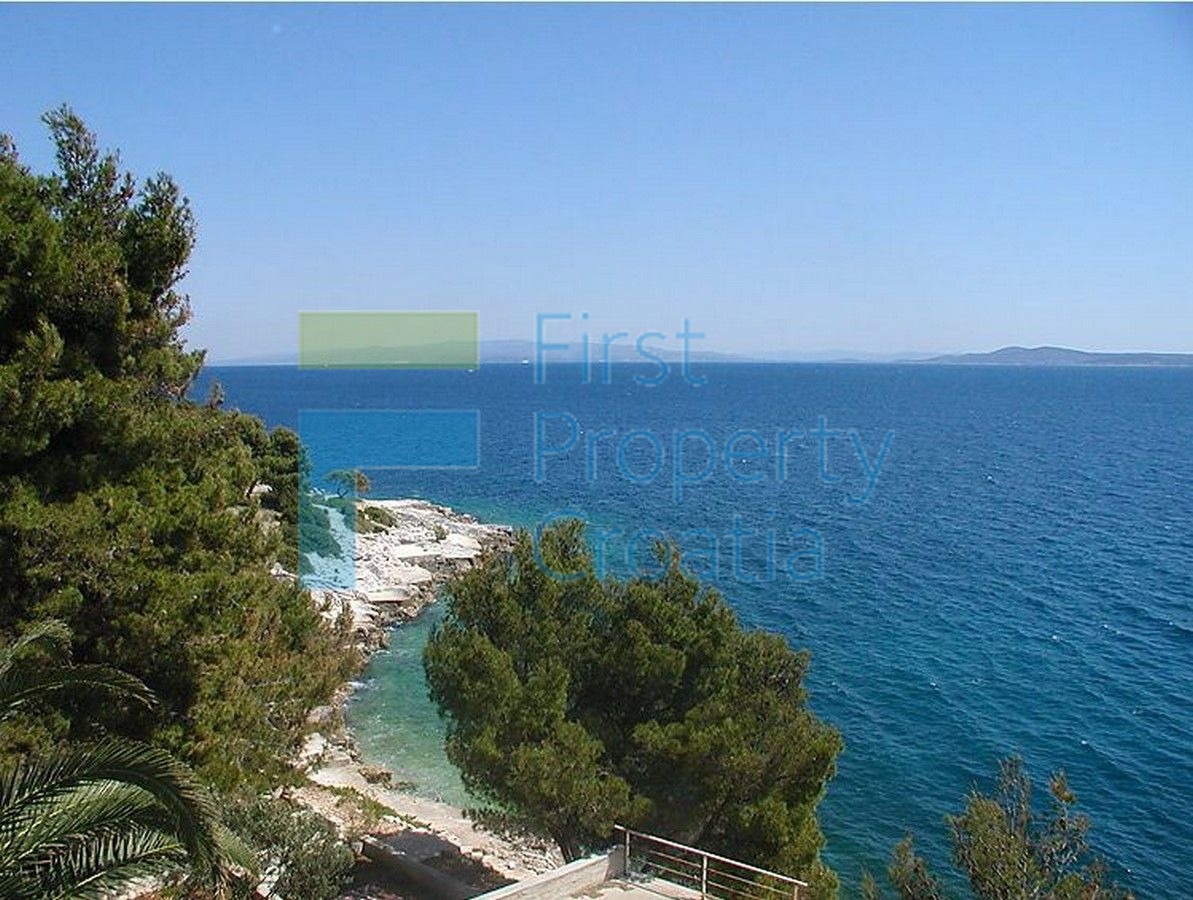 TG1009 - Villa-appartamento situata sopra il mare, Čiovo, in vendita