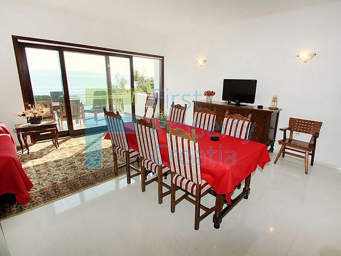 TG1009 - Villa-appartamento situata sopra il mare, Čiovo, in vendita