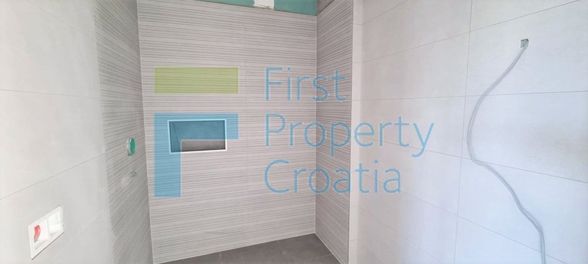 TG1622 - Appartamenti con terrazze vista mare, Trogir, in vendita