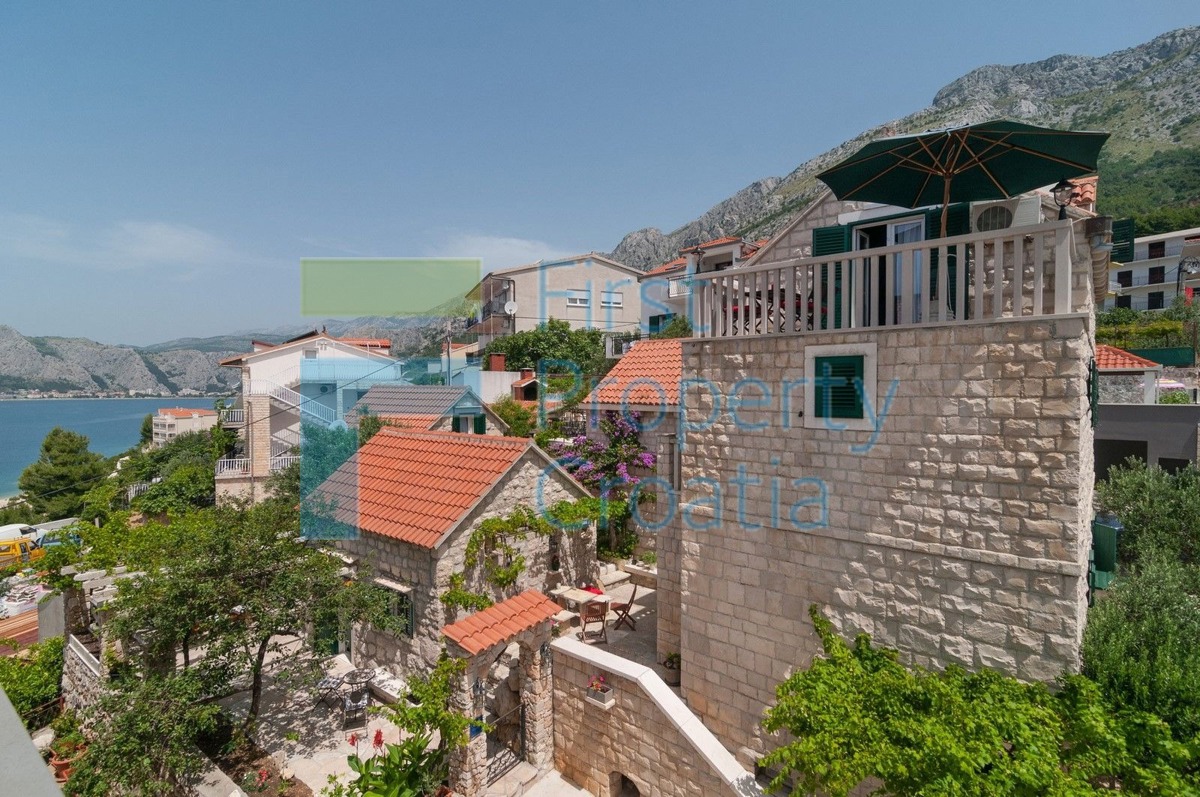 OM1341 - Palazzina a 70m dalla spiaggia, Riviera di Omiš, in vendita