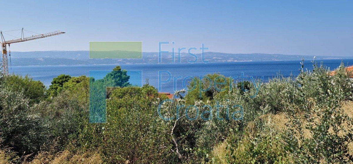 OM1673 - Terreno edificabile vicino al mare, vicino a Omiš, in vendita