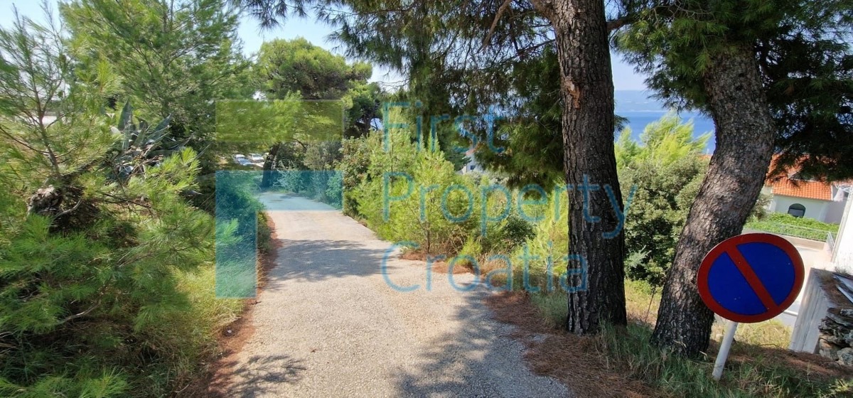 OM1673 - Terreno edificabile vicino al mare, vicino a Omiš, in vendita