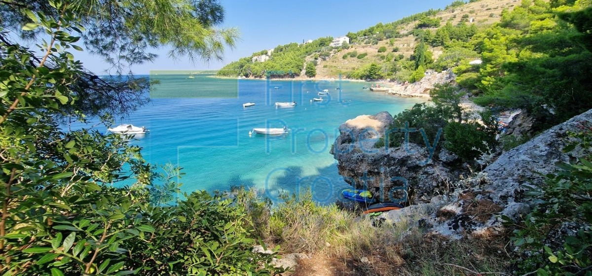 OM1673 - Terreno edificabile vicino al mare, vicino a Omiš, in vendita
