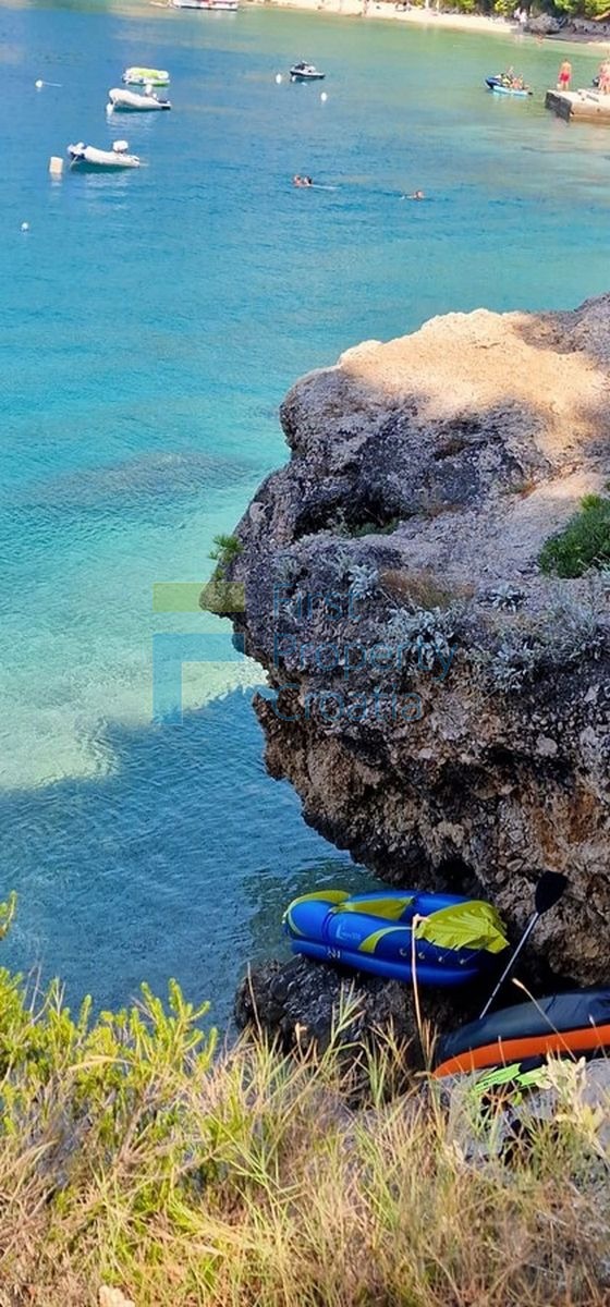 OM1673 - Terreno edificabile vicino al mare, vicino a Omiš, in vendita