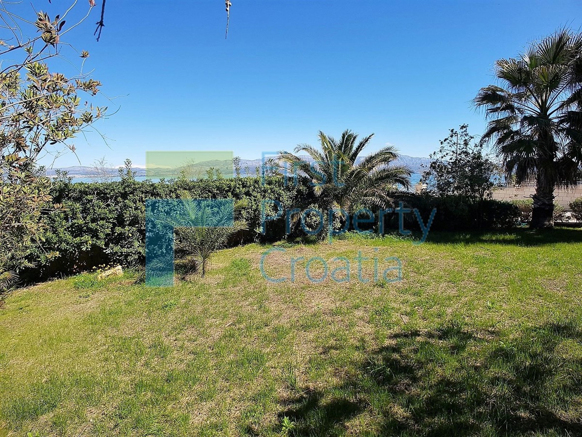 BR1287 - Spaziosa villa in prima fila al mare, Brač, in vendita