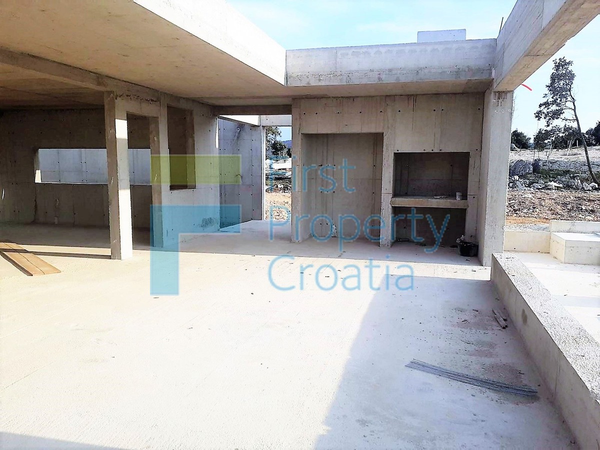 BR1672 - Ville su un terreno con privacy, Brač, in vendita