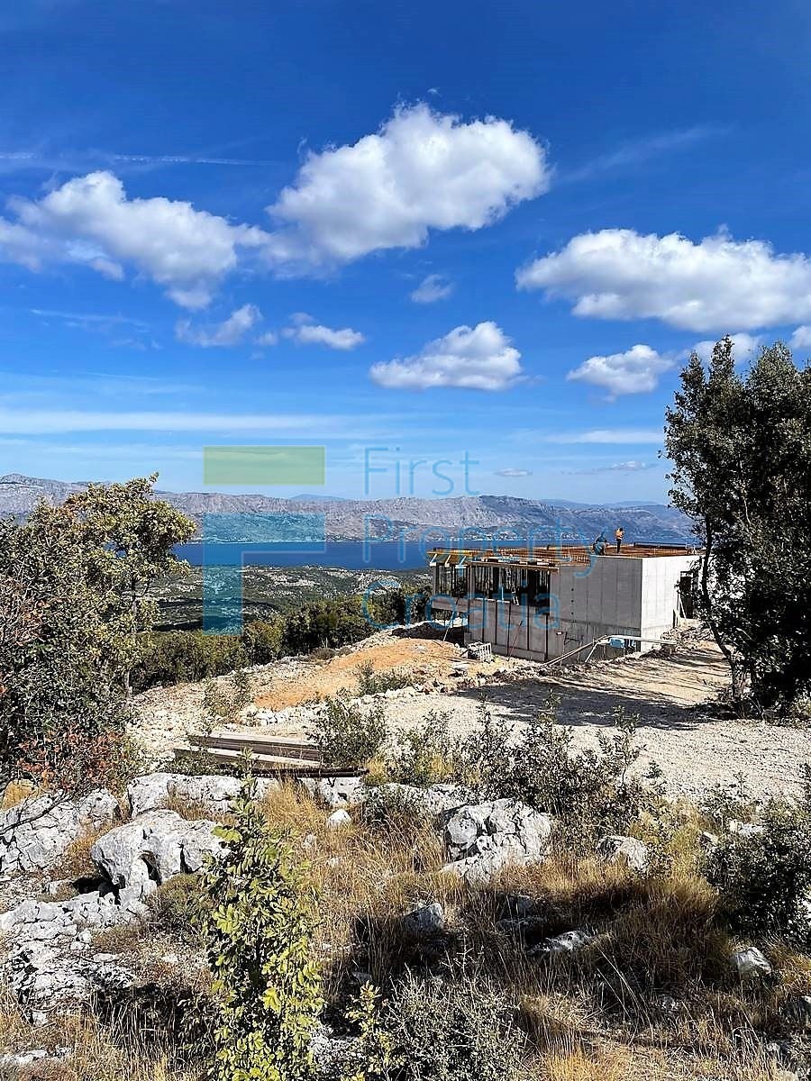 BR1672 - Ville su un terreno con privacy, Brač, in vendita