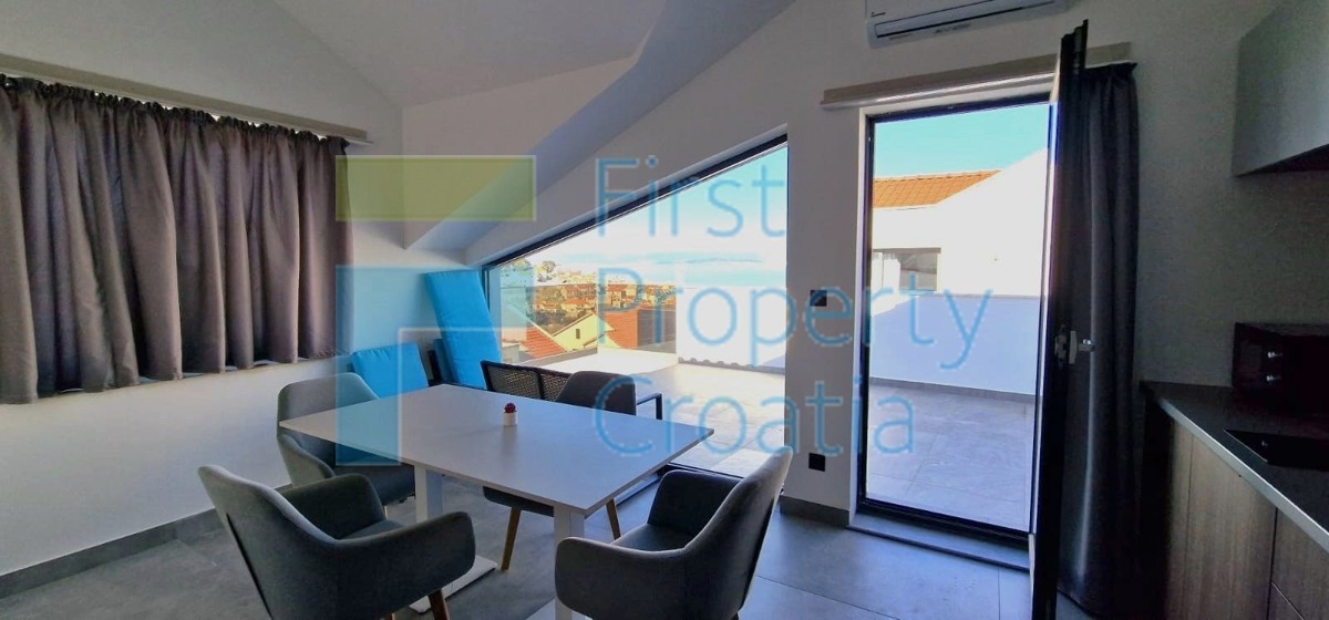 BR1707 - Appartamento moderno con ampie terrazze, Brač, in vendita