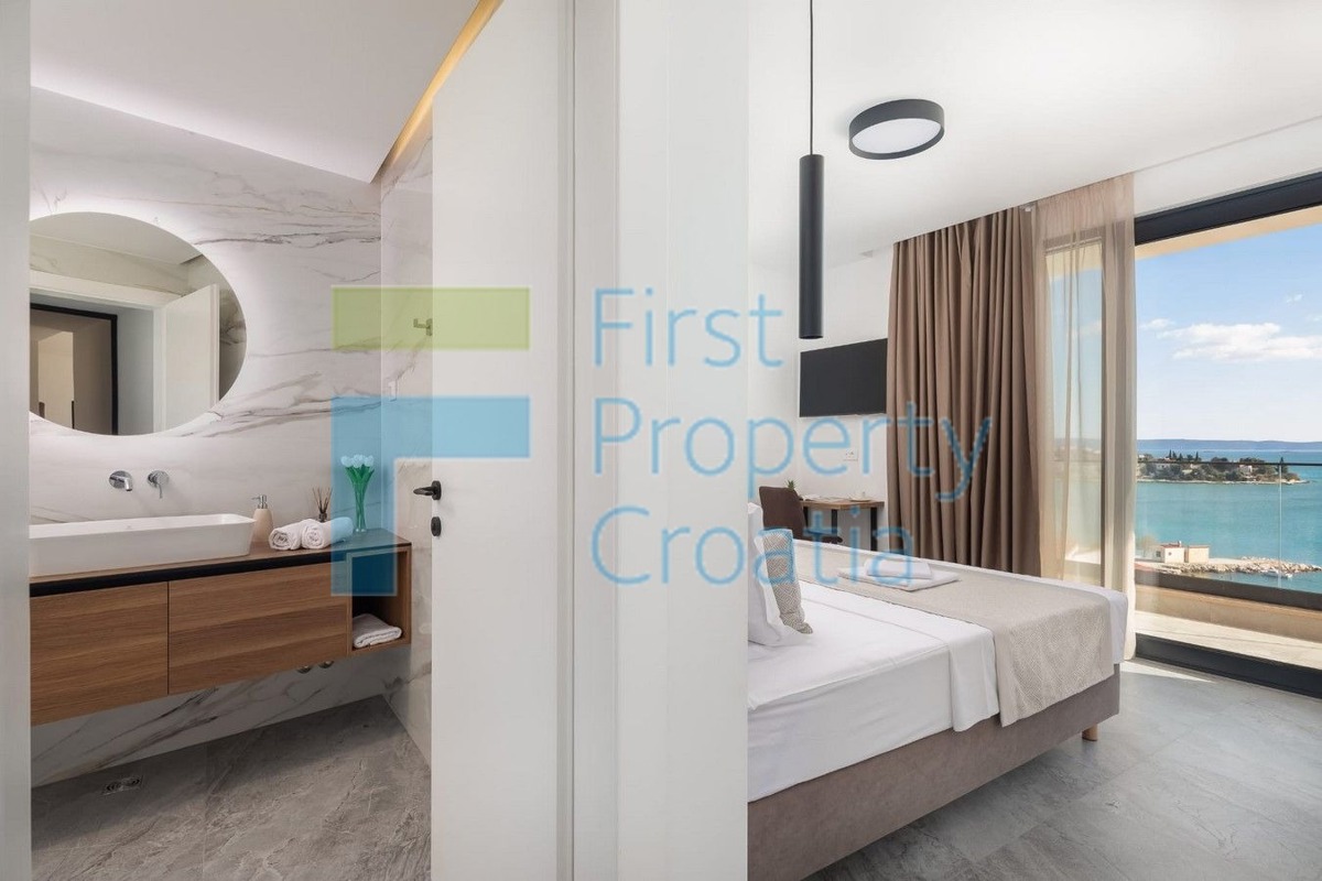 TG1655 - Vila s direktnim putem do mora, okolica Trogira, na prodaju