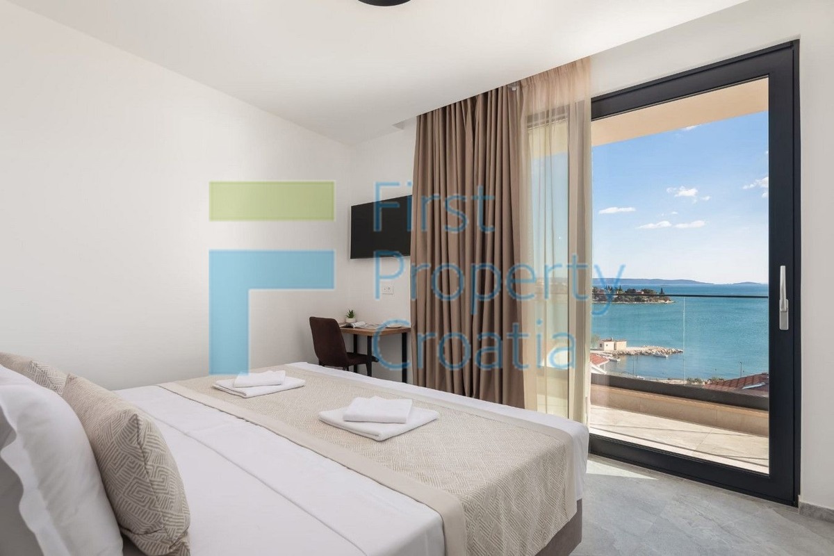 TG1655 - Vila s direktnim putem do mora, okolica Trogira, na prodaju