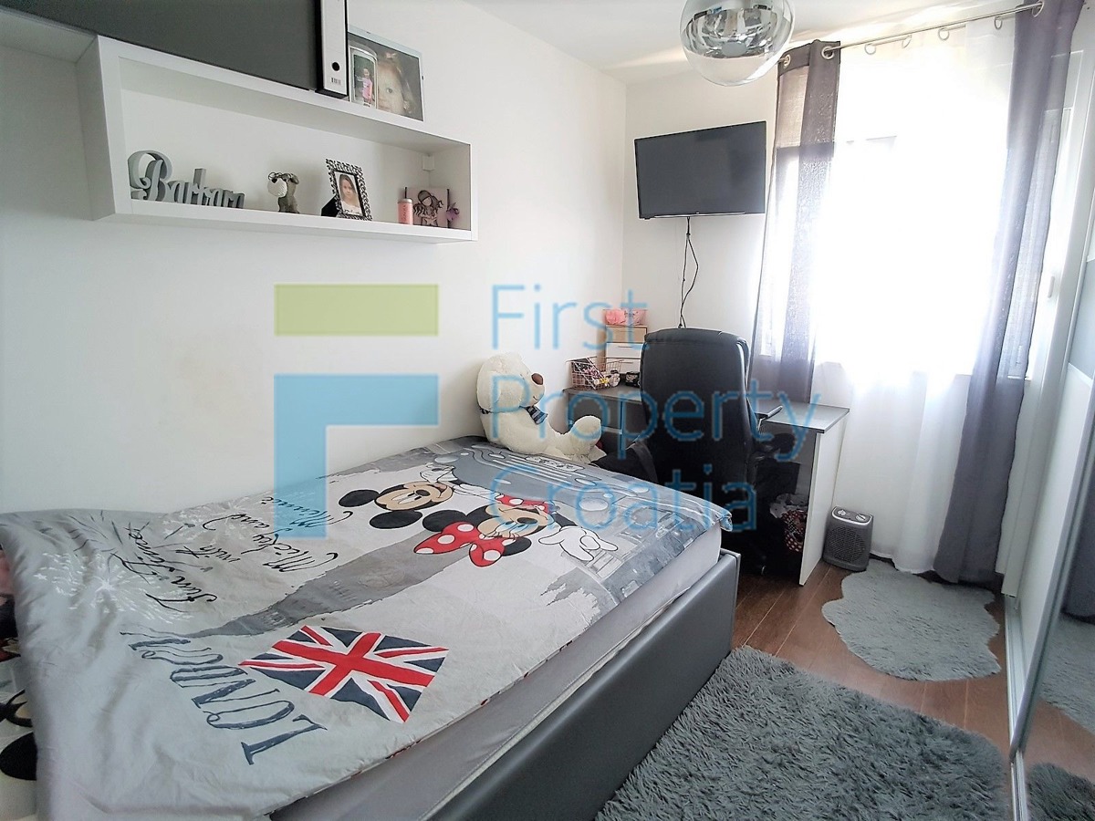 TG1404 – Spazioso appartamento arredato, Čiovo, in vendita