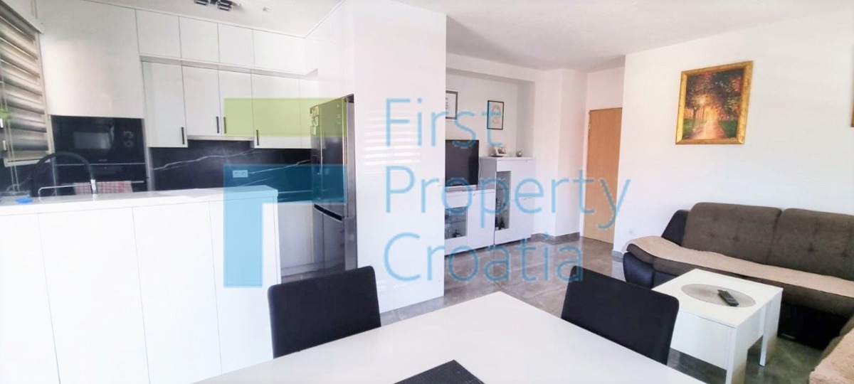 TG1463 – Appartamento composto da 2 unità, Čiovo, in vendita