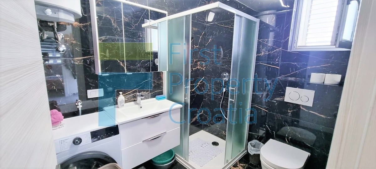 TG1463 – Appartamento composto da 2 unità, Čiovo, in vendita