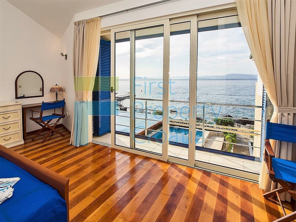 BR1278 - Casa prima fila al mare con appartamenti, Brač, in vendita