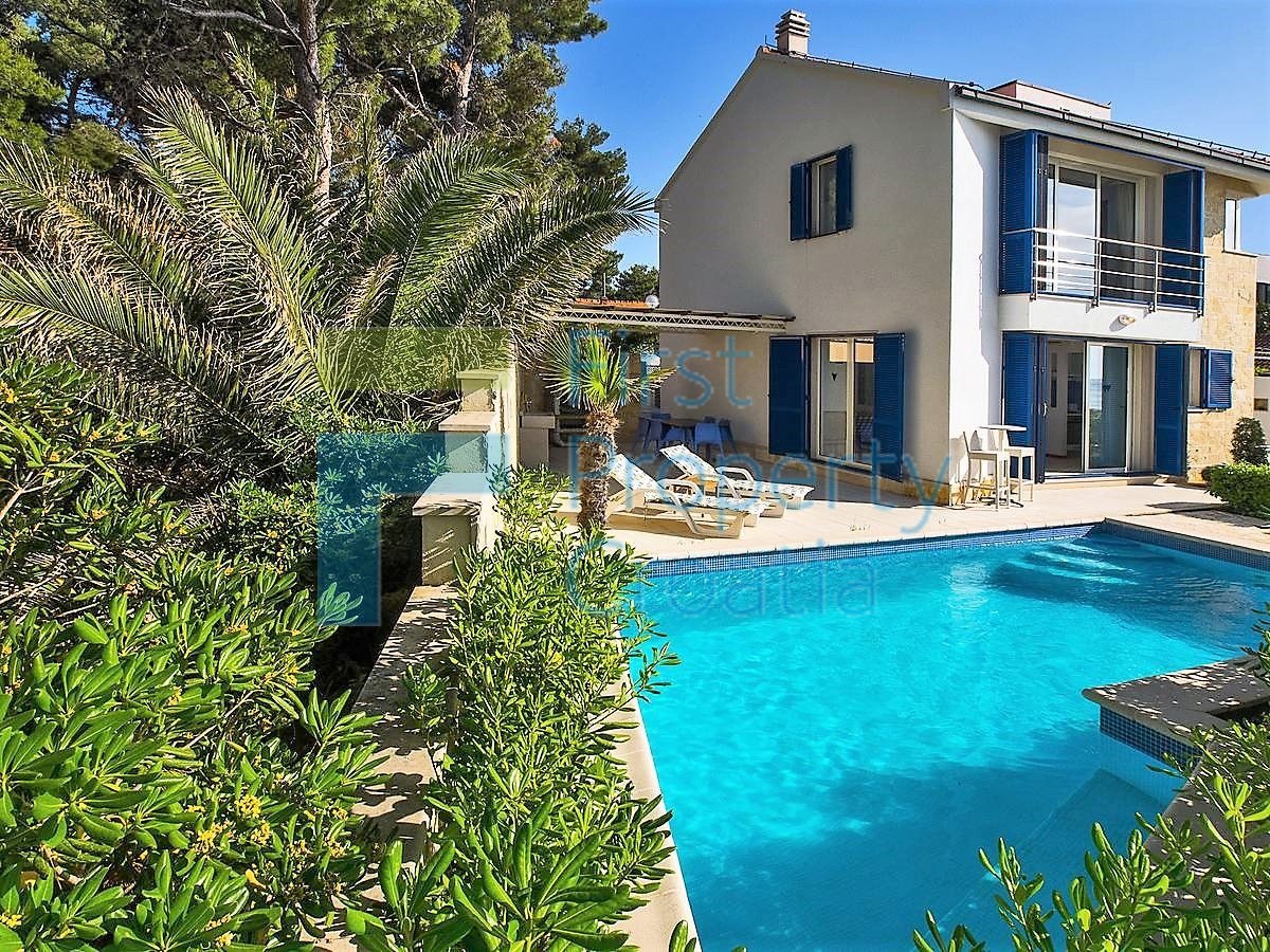 BR1278 - Casa prima fila al mare con appartamenti, Brač, in vendita