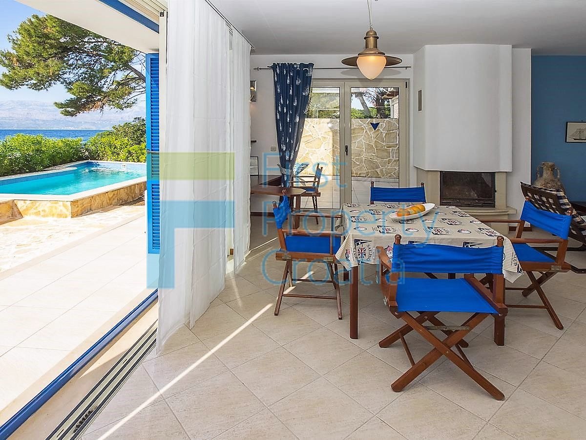 BR1278 - Casa prima fila al mare con appartamenti, Brač, in vendita