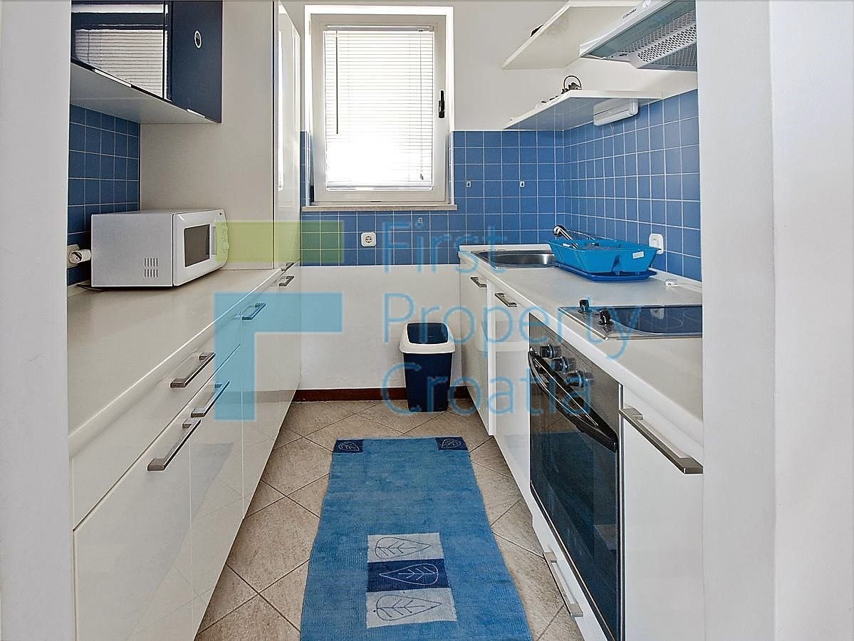 BR1278 - Casa prima fila al mare con appartamenti, Brač, in vendita