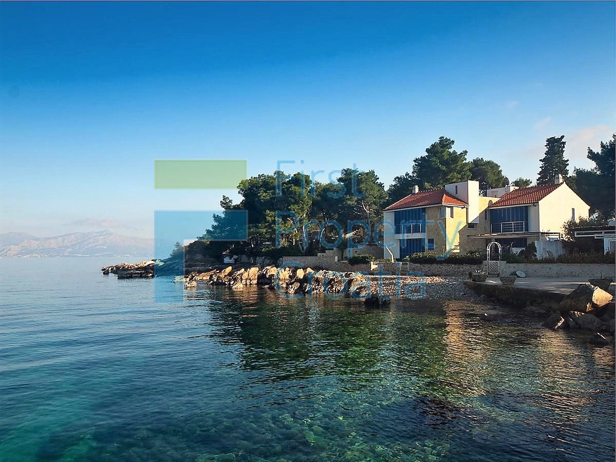 BR1278 - Casa prima fila al mare con appartamenti, Brač, in vendita