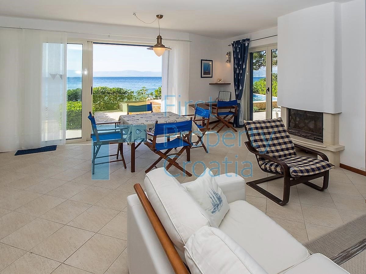 BR1278 - Casa prima fila al mare con appartamenti, Brač, in vendita