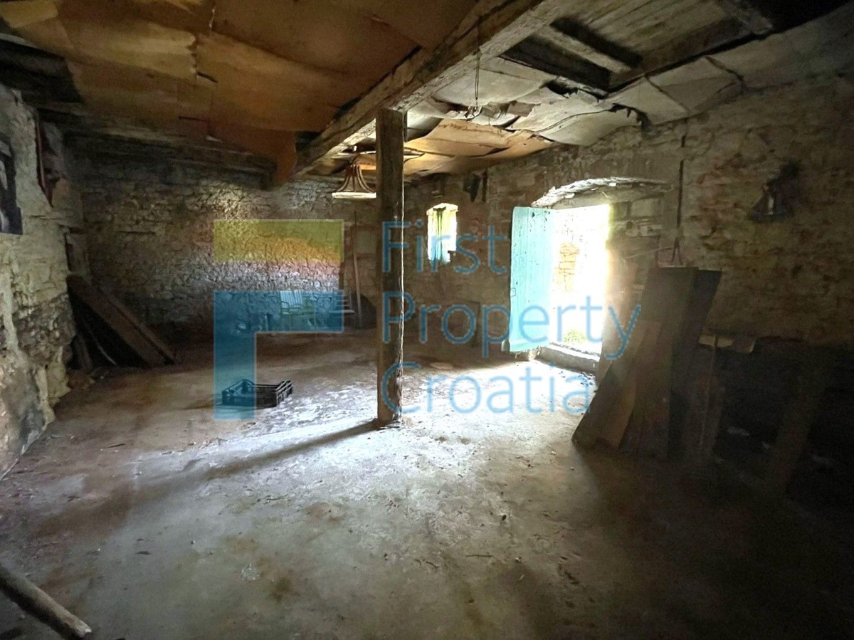 BR1679 - Casa in pietra in posizione centrale, Brač, in vendita