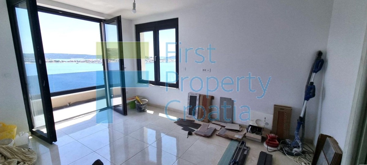 RG1713 - Villa con vista sul mare, vicino a Rogoznica, in vendita