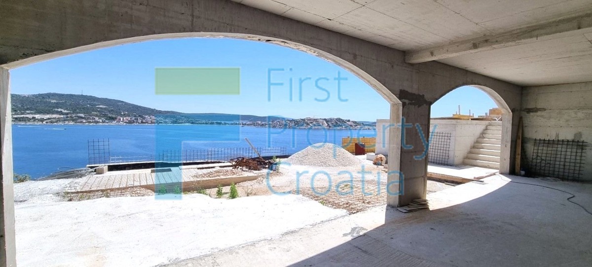 RG1713 - Villa con vista sul mare, vicino a Rogoznica, in vendita