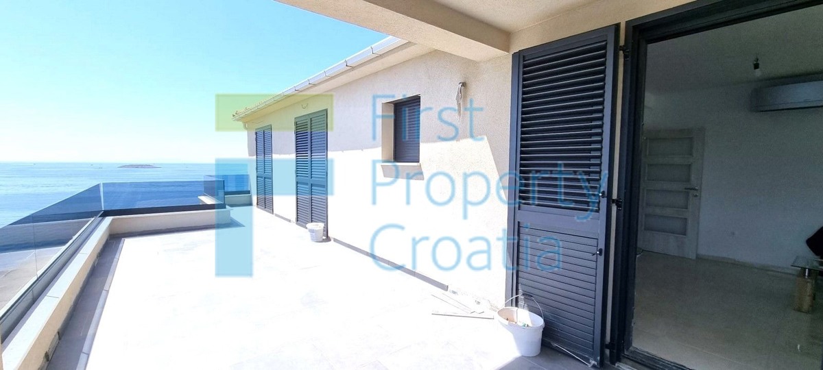 RG1713 - Villa con vista sul mare, vicino a Rogoznica, in vendita