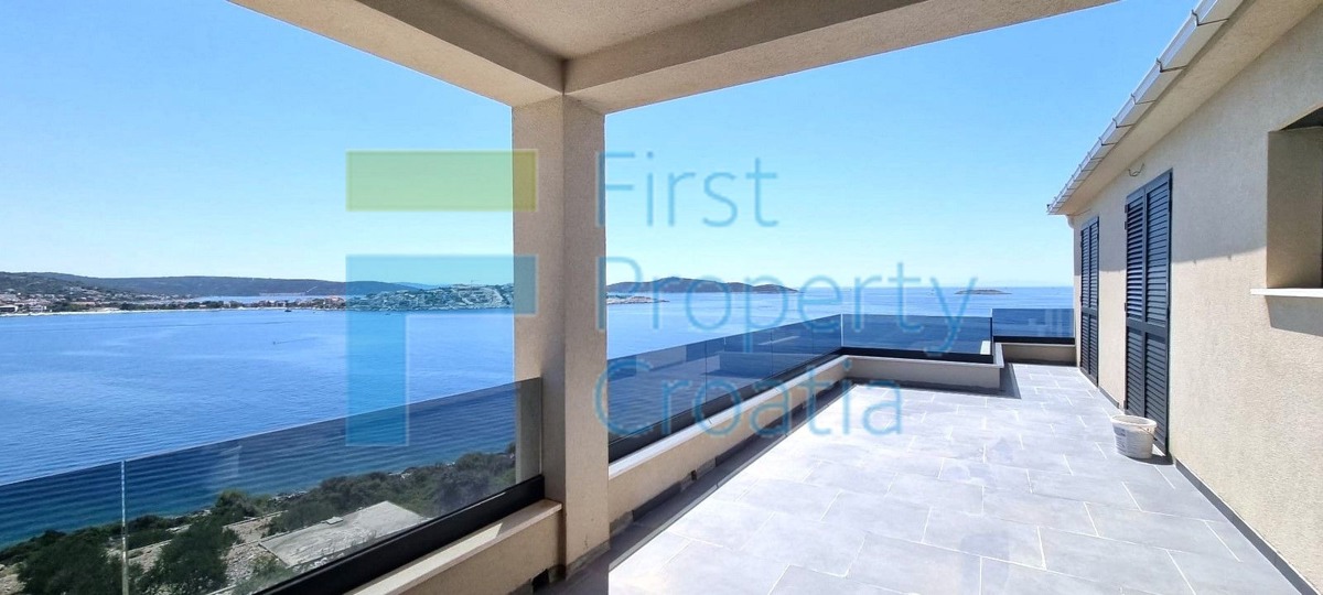 RG1713 - Villa con vista sul mare, vicino a Rogoznica, in vendita