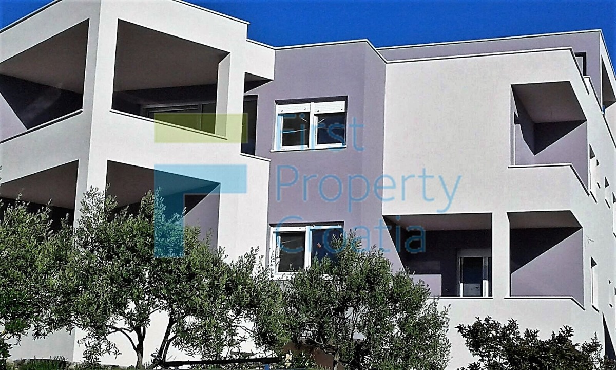 RG0811 - Villa a 50m dal mare, vicino a Rogoznica, in vendita