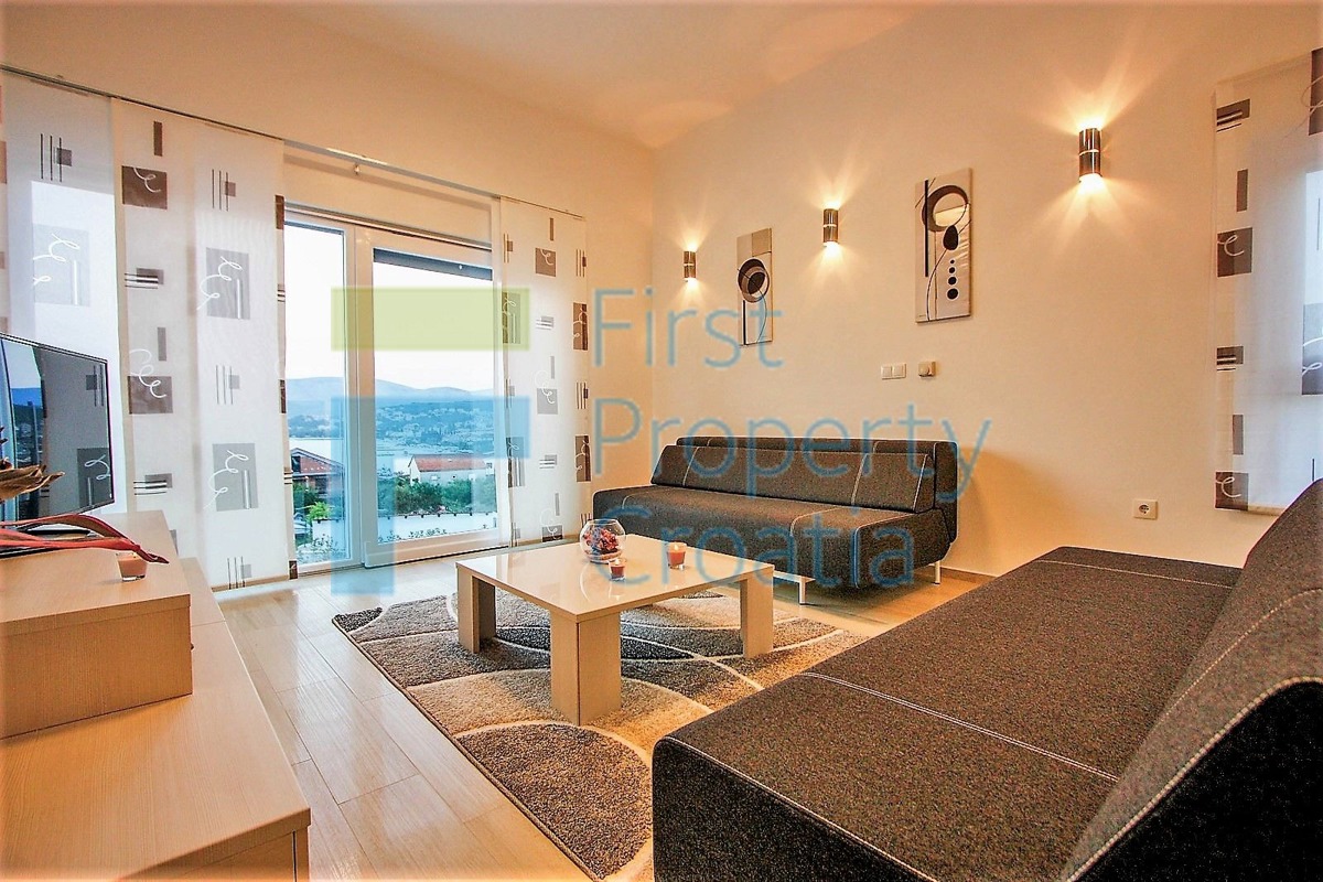 TG1175 - Villa urbana con bellissima vista sul mare, Čiovo, in vendita