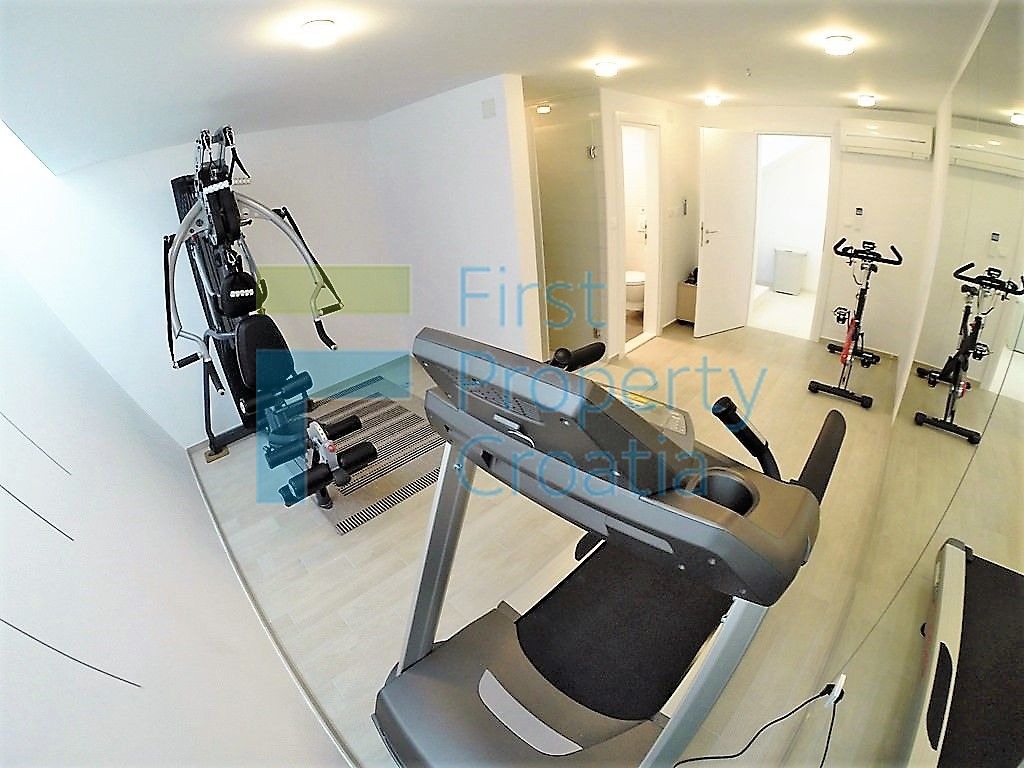 TG1175 - Villa urbana con bellissima vista sul mare, Čiovo, in vendita