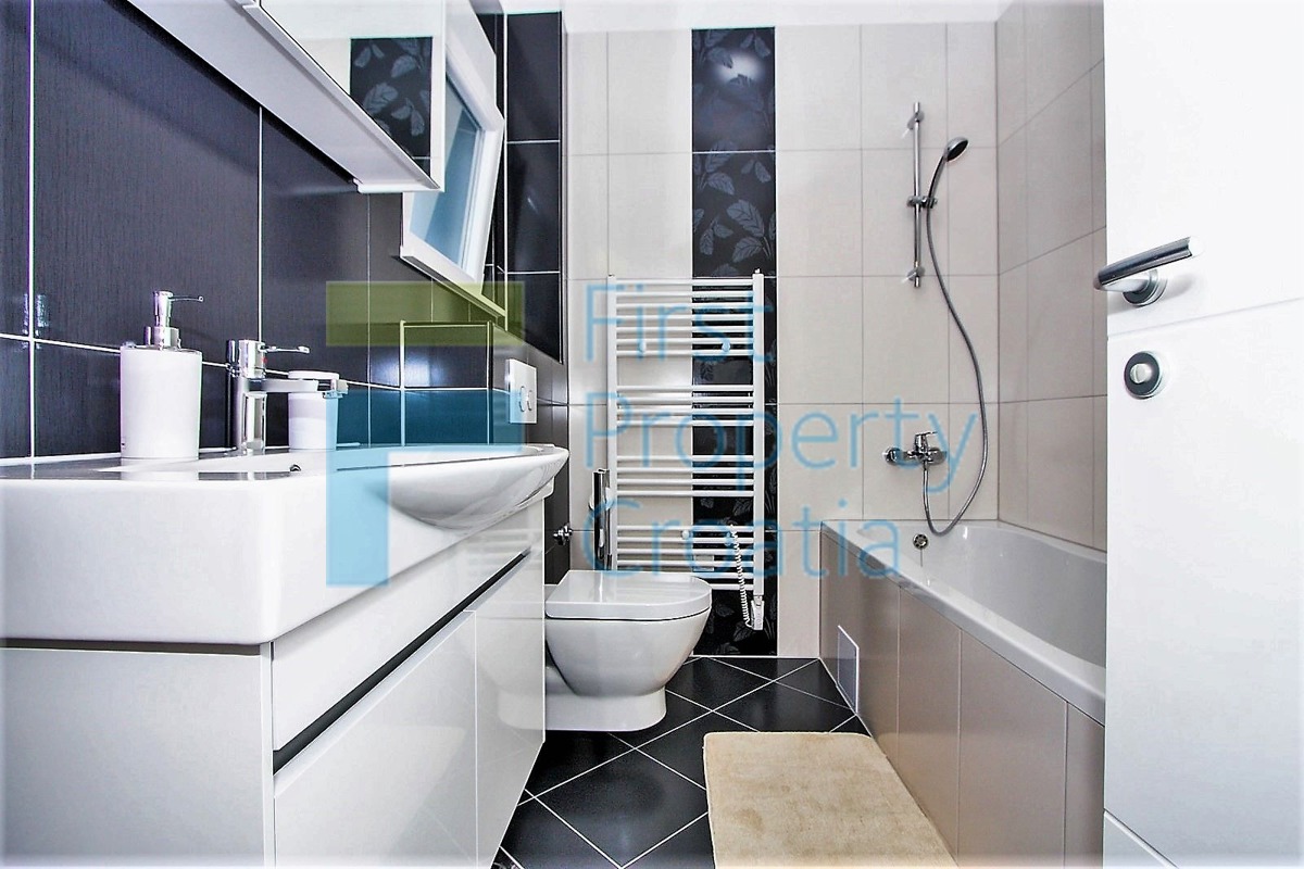 TG1175 - Villa urbana con bellissima vista sul mare, Čiovo, in vendita