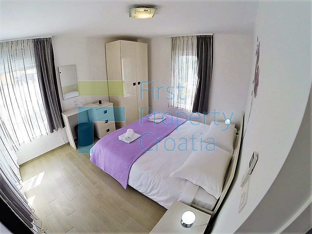 TG1175 - Villa urbana con bellissima vista sul mare, Čiovo, in vendita