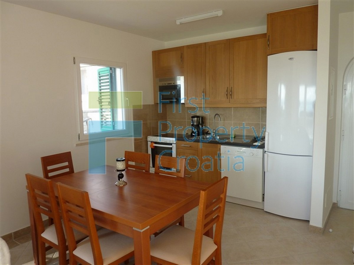 SO1025 - Appartamento villa in una bella zona, Šolta, in vendita