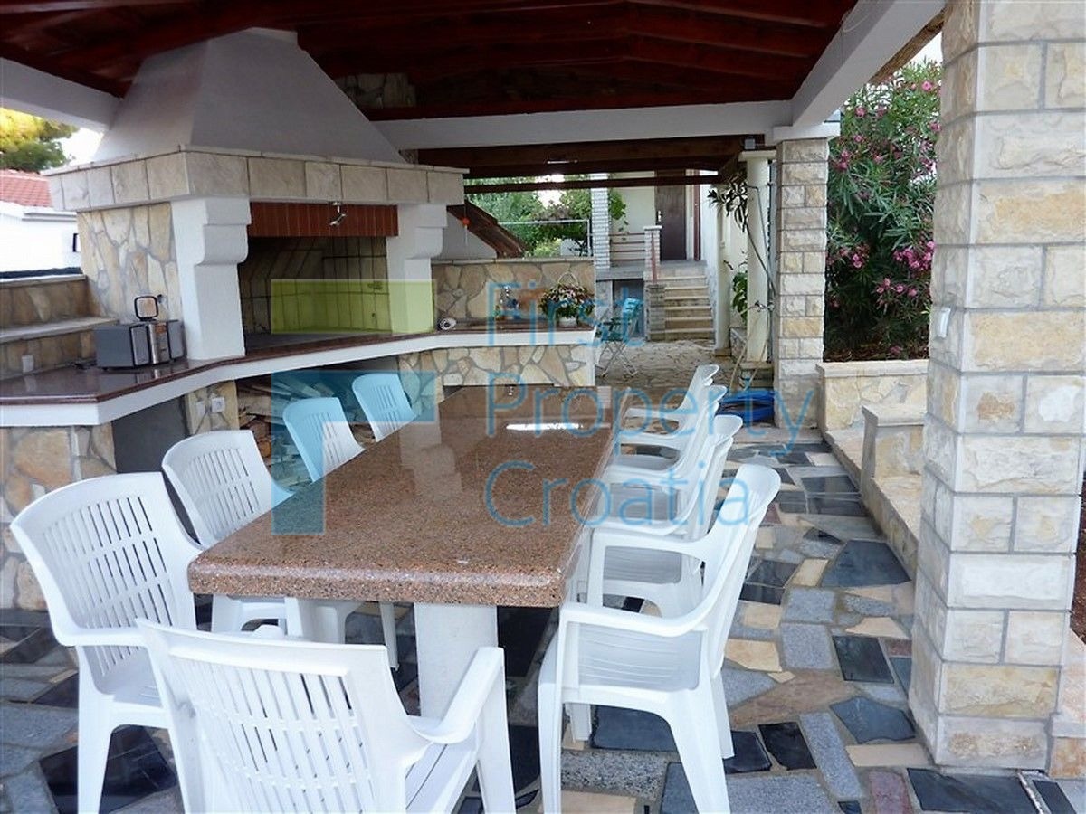 SO1025 - Appartamento villa in una bella zona, Šolta, in vendita