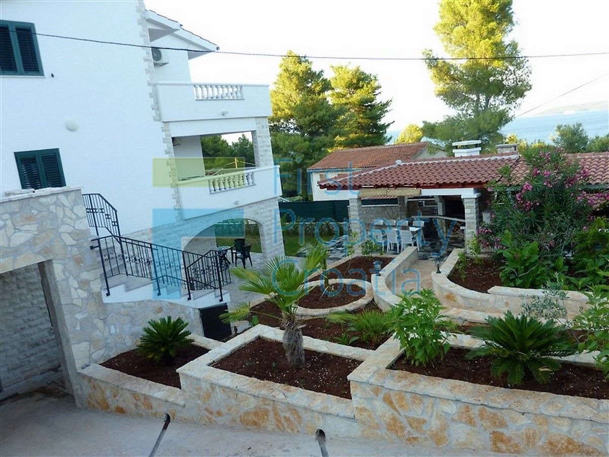 SO1025 - Appartamento villa in una bella zona, Šolta, in vendita