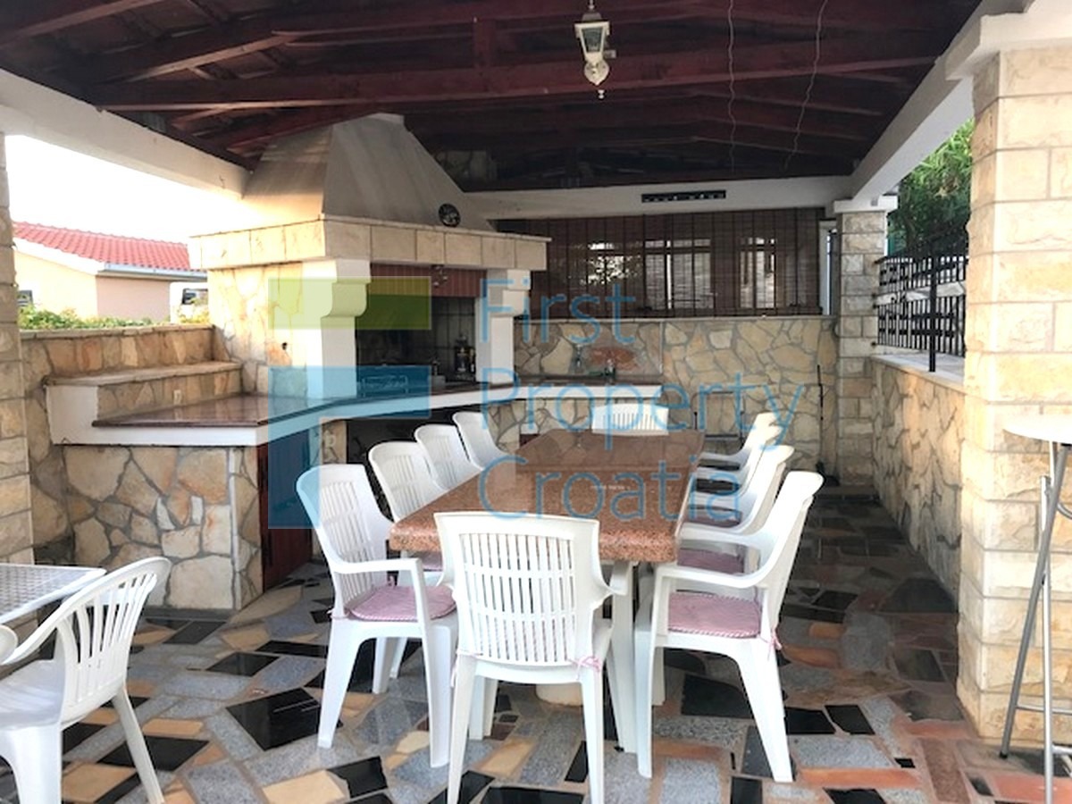 SO1025 - Appartamento villa in una bella zona, Šolta, in vendita