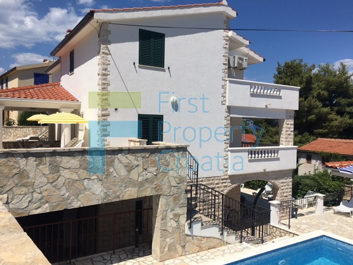 SO1025 - Appartamento villa in una bella zona, Šolta, in vendita