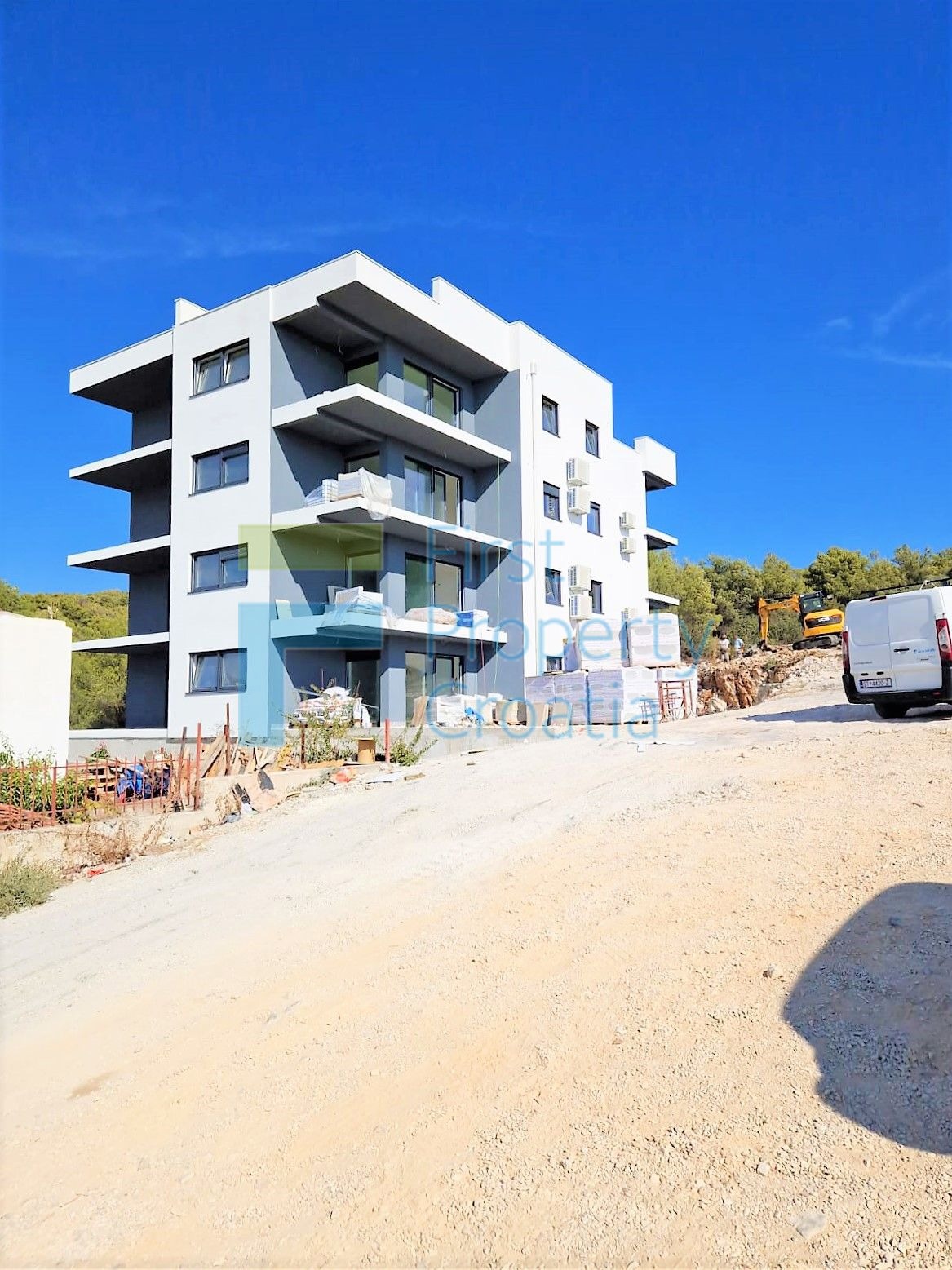 TG1570 – Moderno attico con garage, Čiovo, in vendita