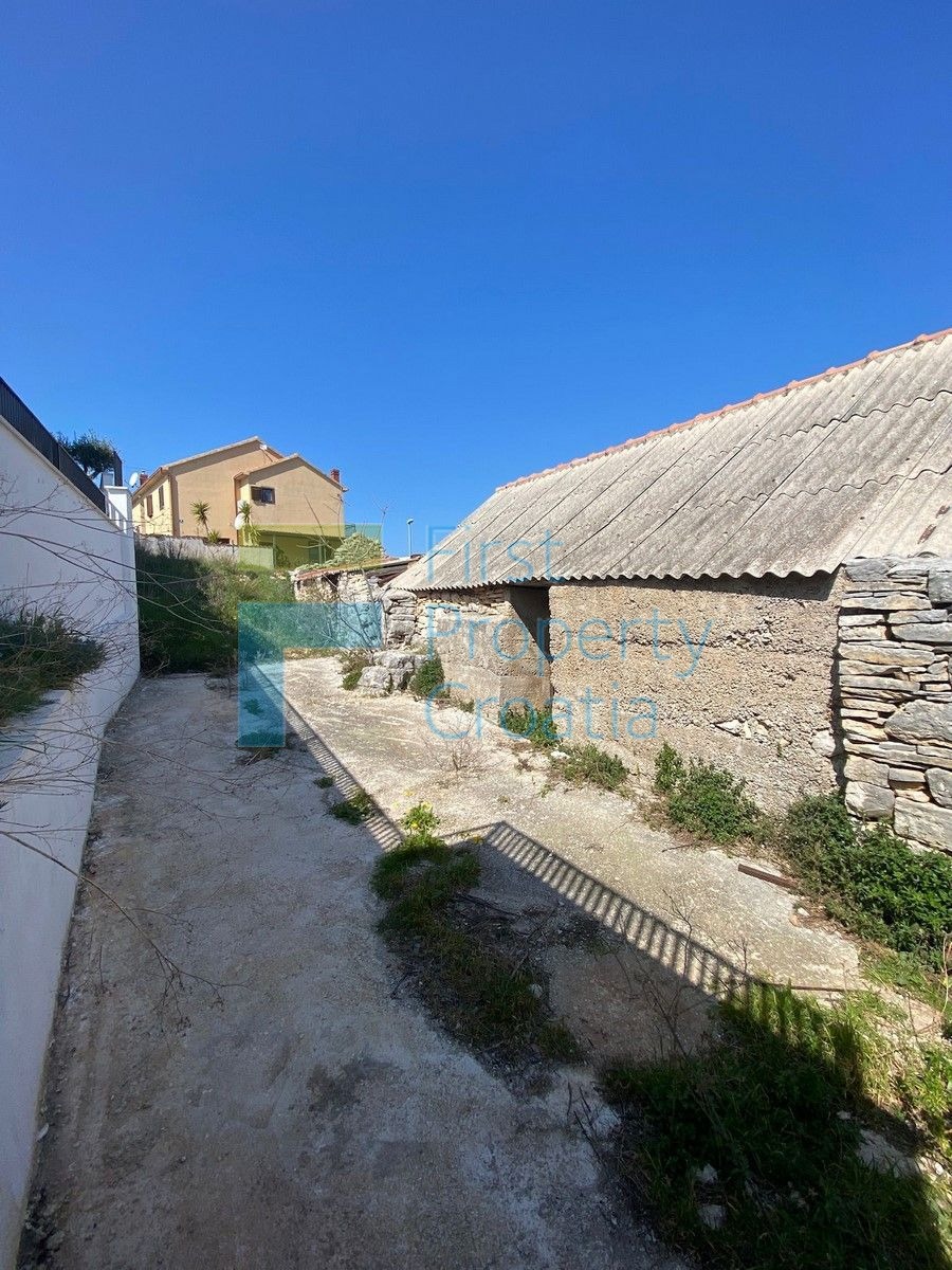 BR1610 - Terreno in un ambiente tranquillo, Brač, in vendita