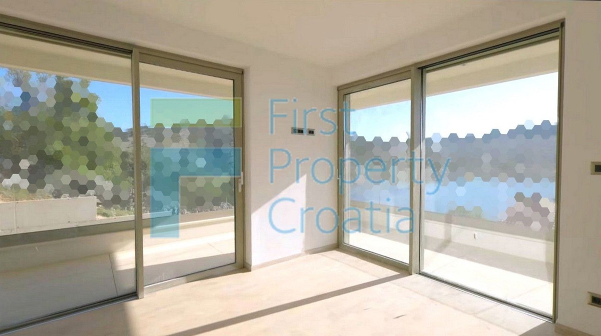 TG1712 - Luksuzne vile s pogledom na more, blizina Trogira, na prodaju