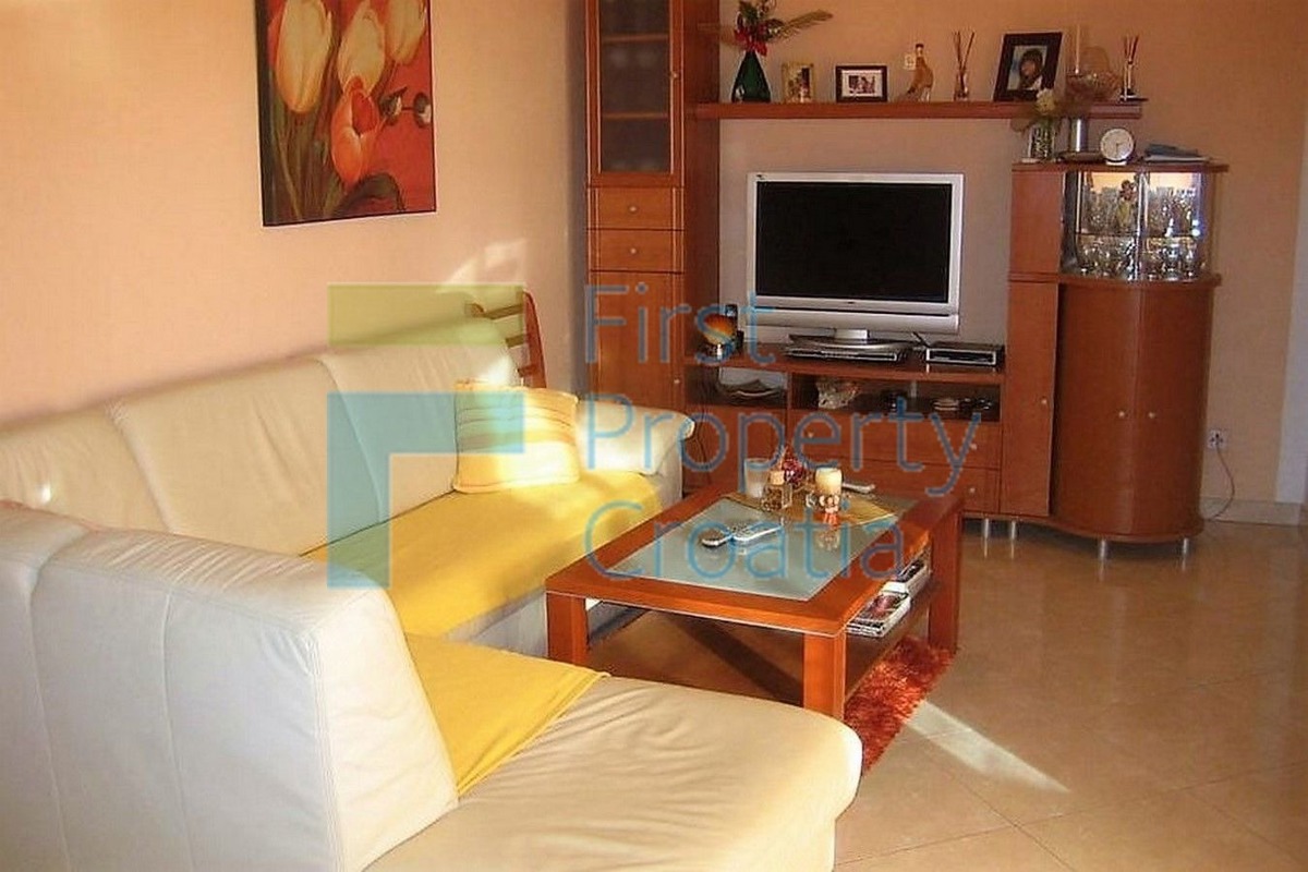 HV1380 - Casa in una piacevole zona sul lato sud di Hvar, in vendita