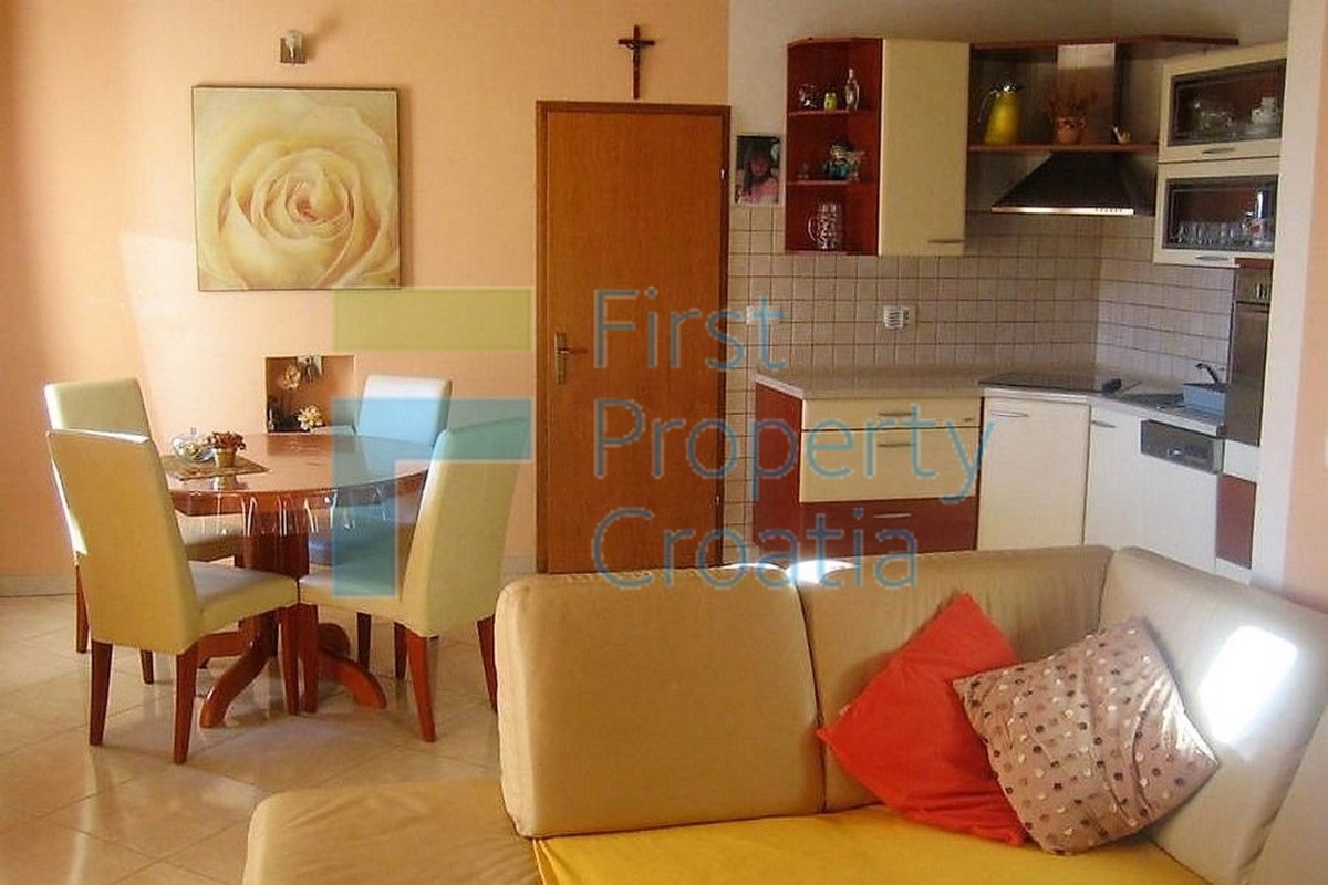 HV1380 - Casa in una piacevole zona sul lato sud di Hvar, in vendita