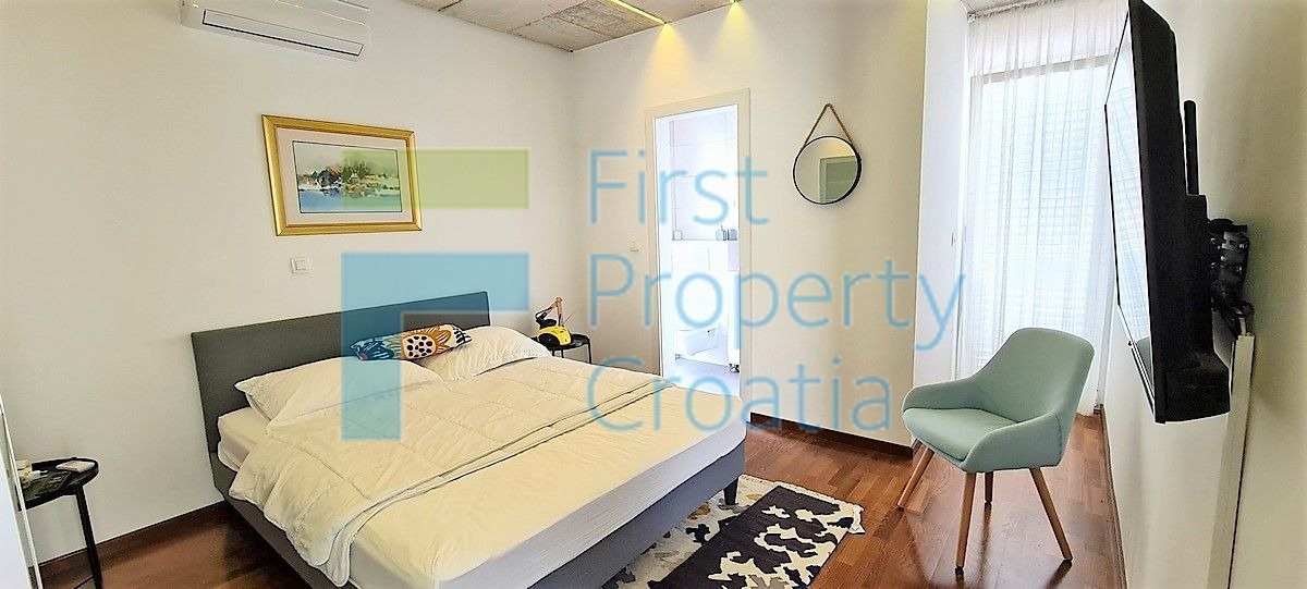 BR1517 - Villa in un ambiente tranquillo, Brač, in vendita