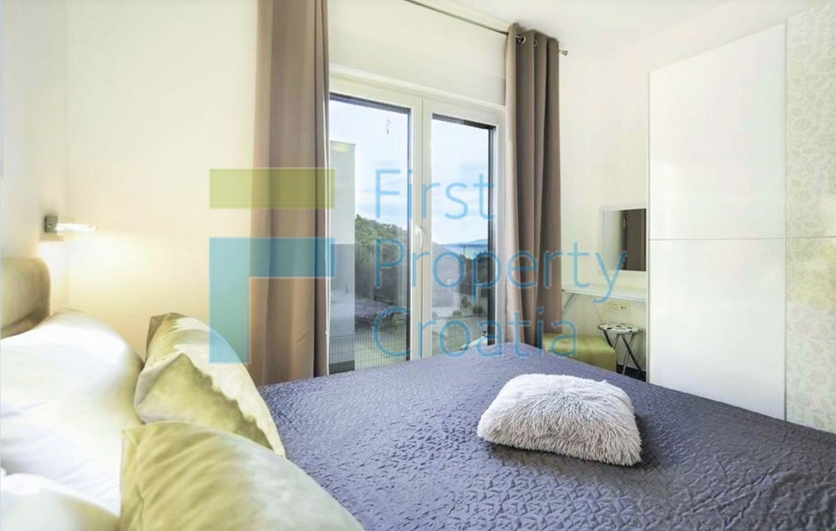 TG1424 - Moderno uređene vile u mirnom okruženju, Čiovo, na prodaju