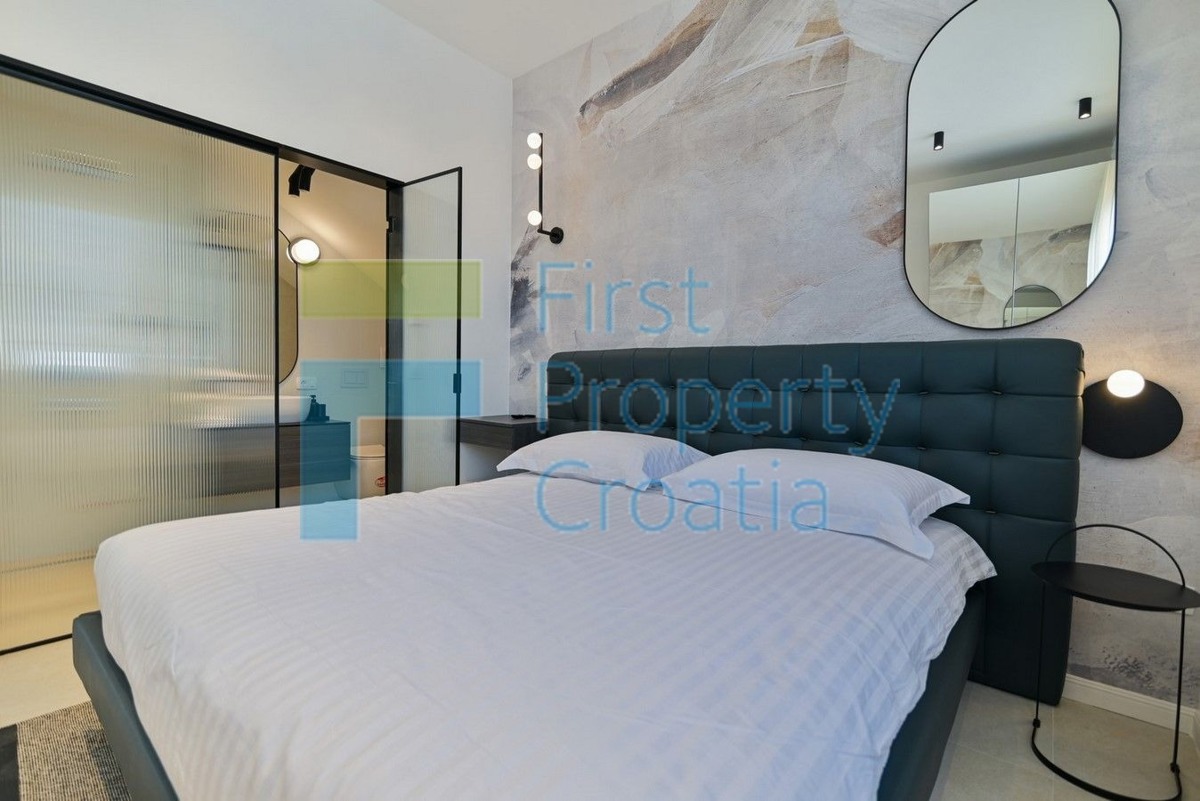 TG1671 - Urbana vila na mirnoj lokaciji blizu mora, Čiovo, na prodaju